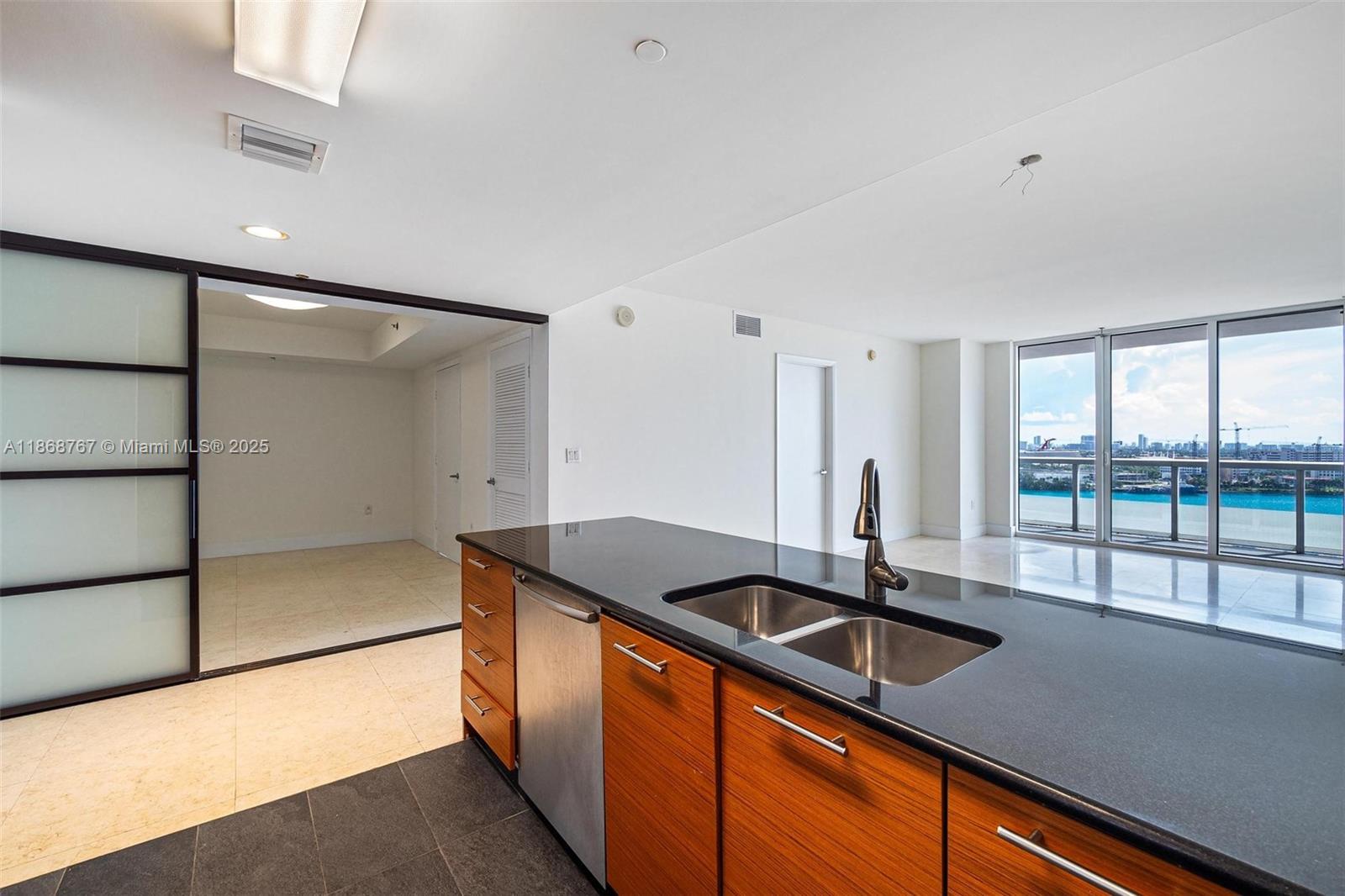 50 Biscayne Blvd # 1706