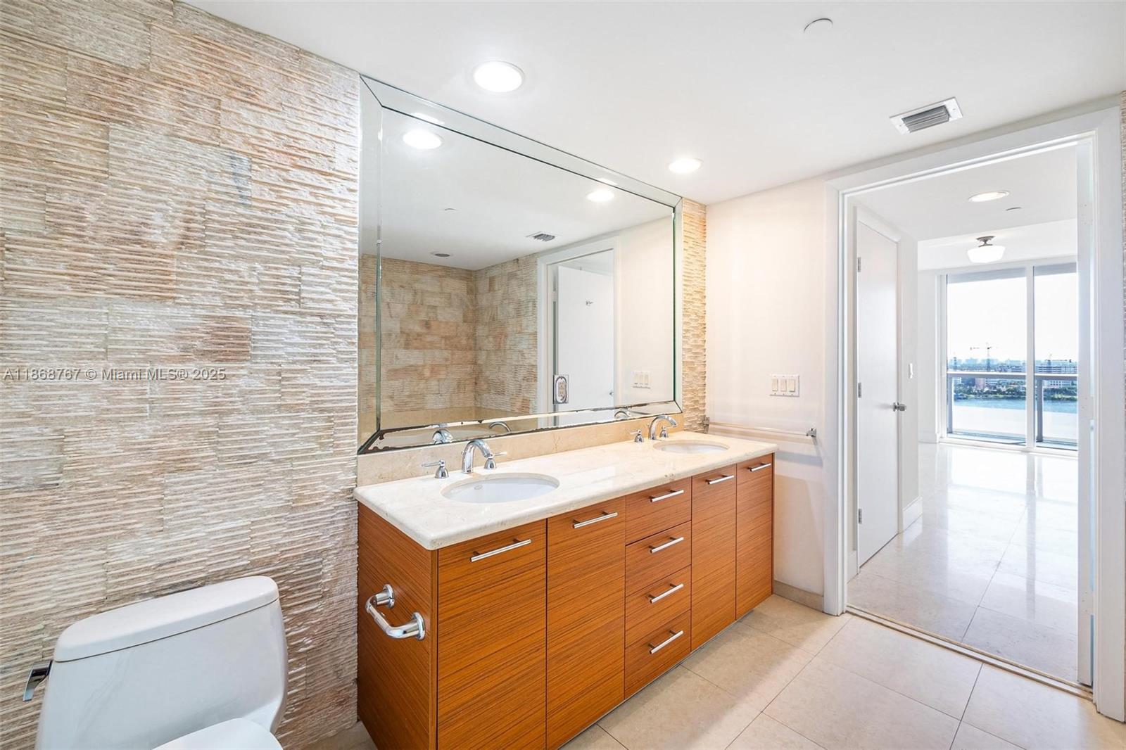 50 Biscayne Blvd # 1706