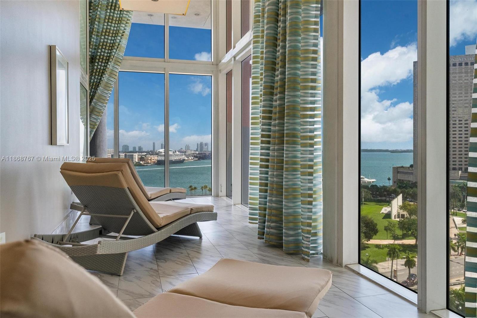 50 Biscayne Blvd # 1706