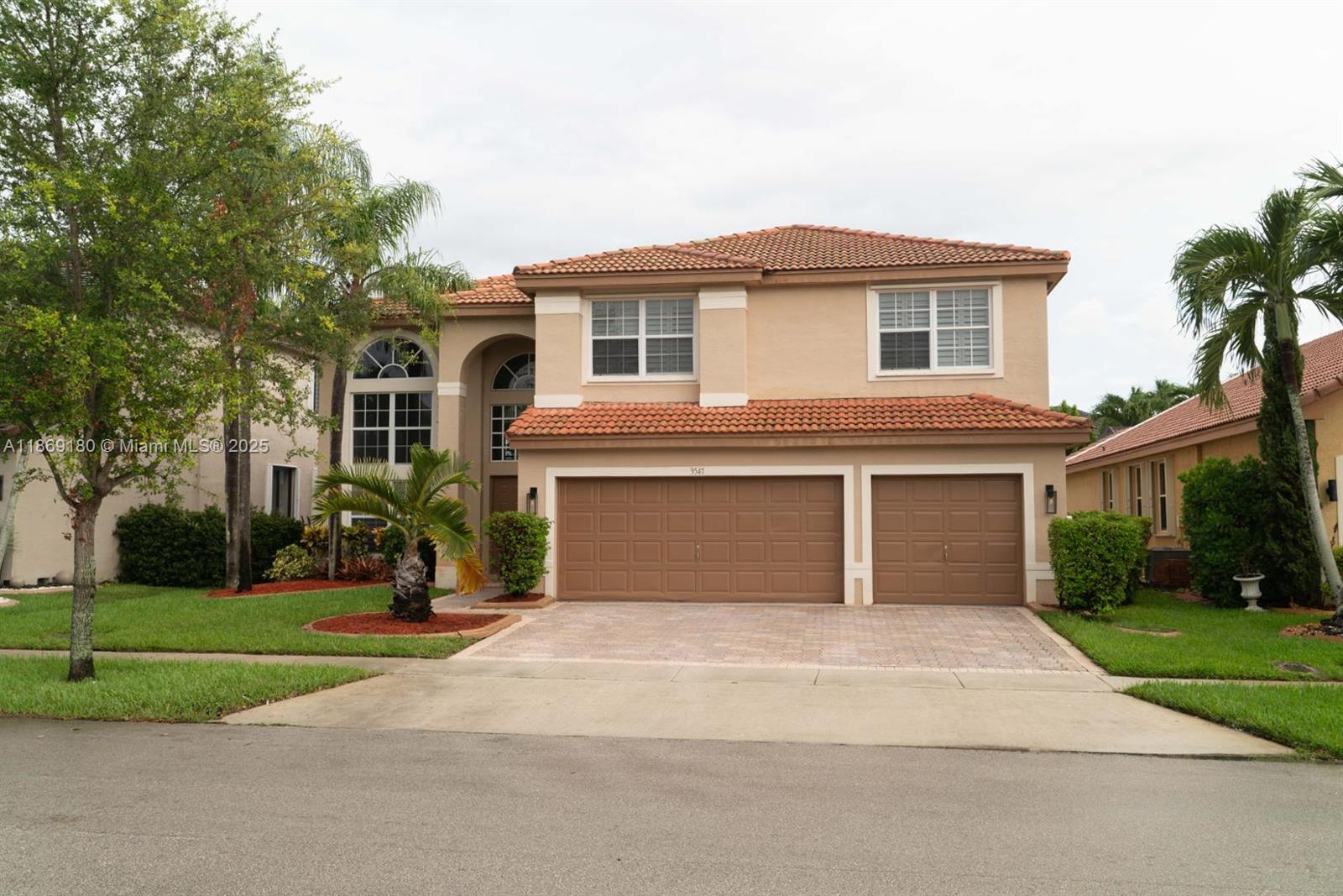 3547 SW 175th