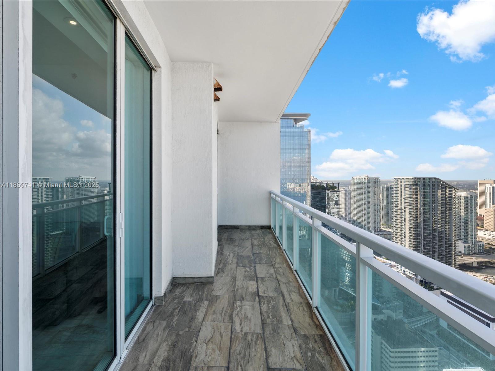 950 Brickell Bay Dr. # 5206