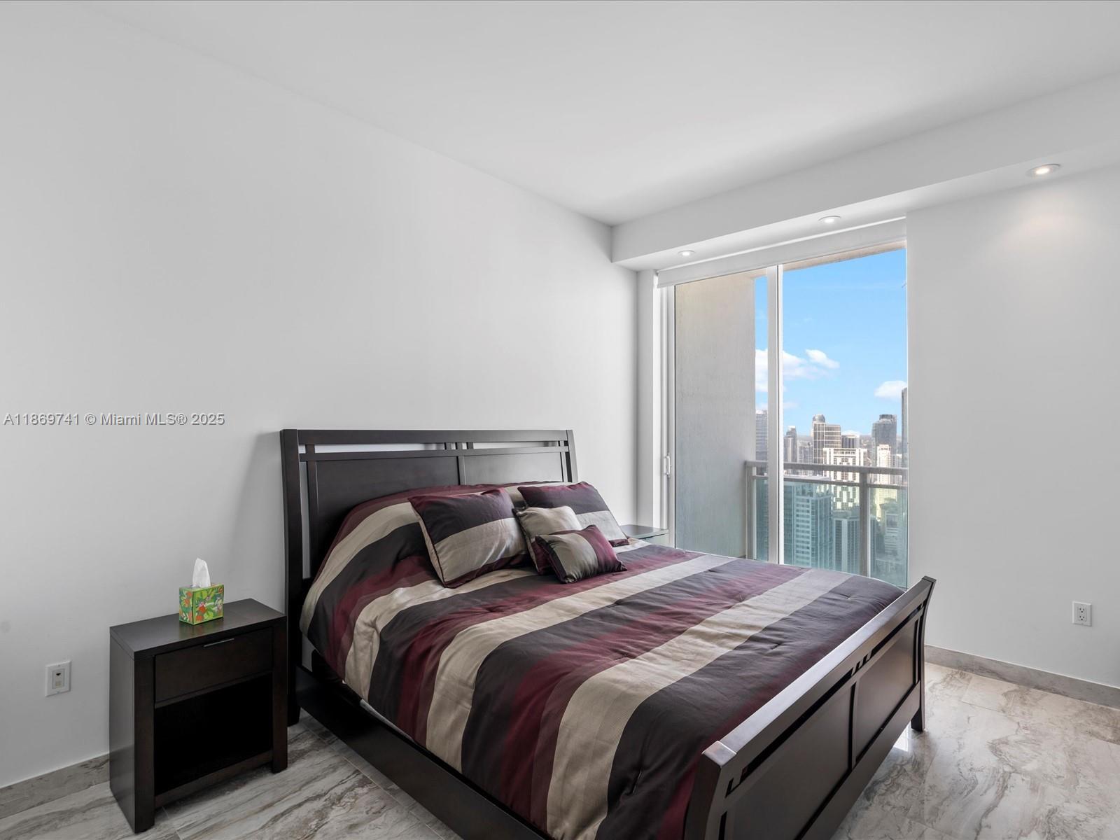 950 Brickell Bay Dr. # 5206