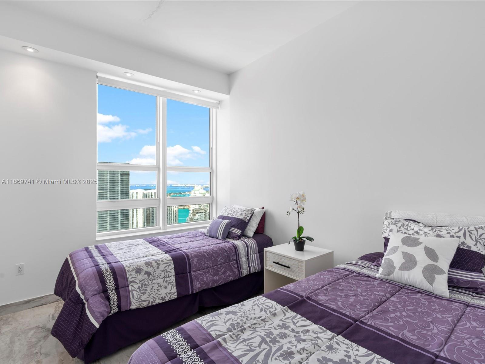 950 Brickell Bay Dr. # 5206