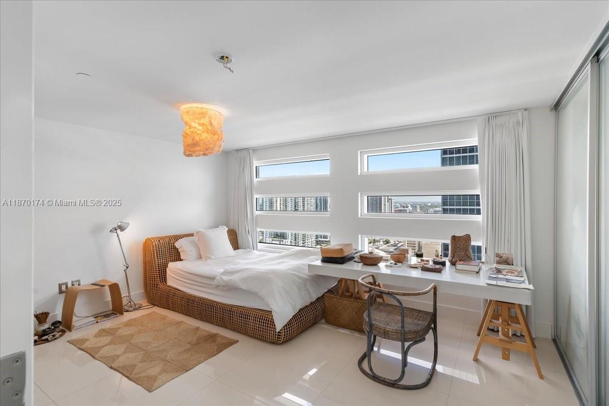 1040 Biscayne Blvd # 2904