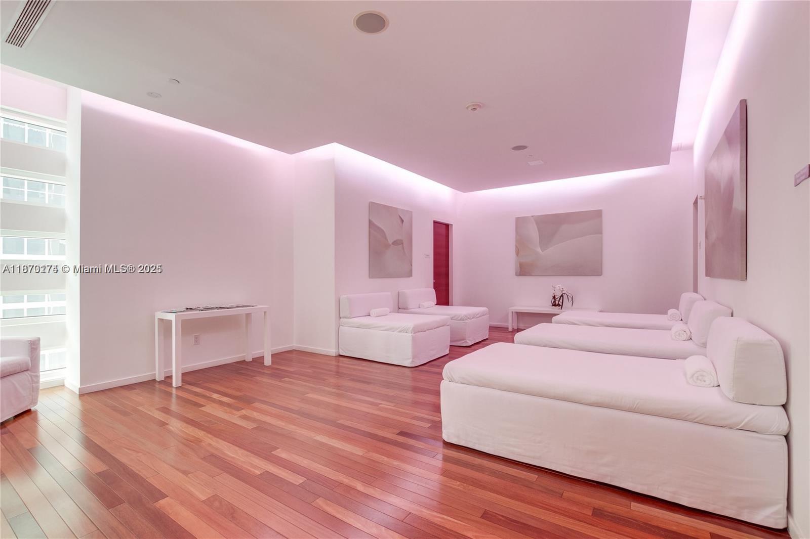 1040 Biscayne Blvd # 2904
