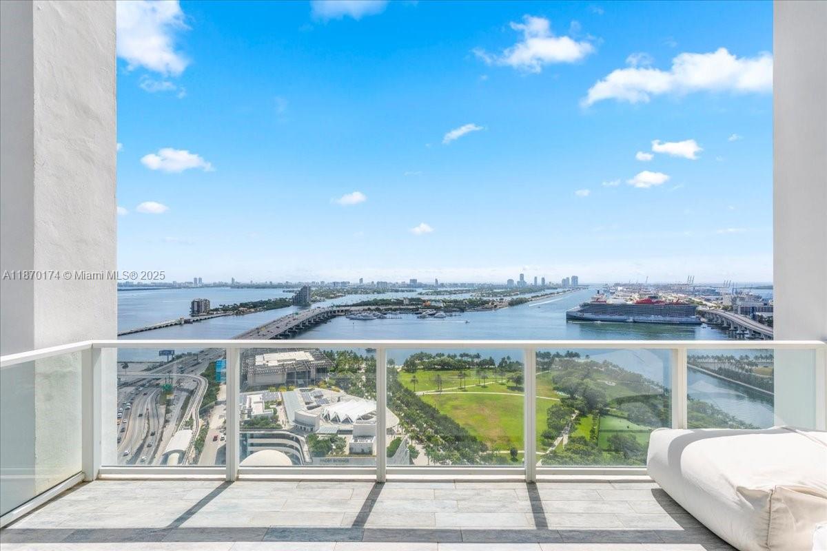 1040 Biscayne Blvd # 2904