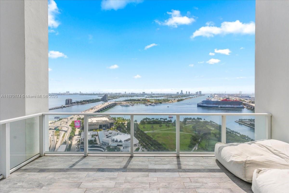 1040 Biscayne Blvd # 2904