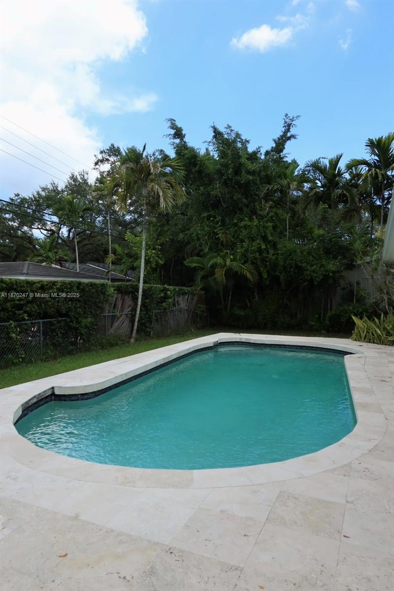 189 Edgewater Dr