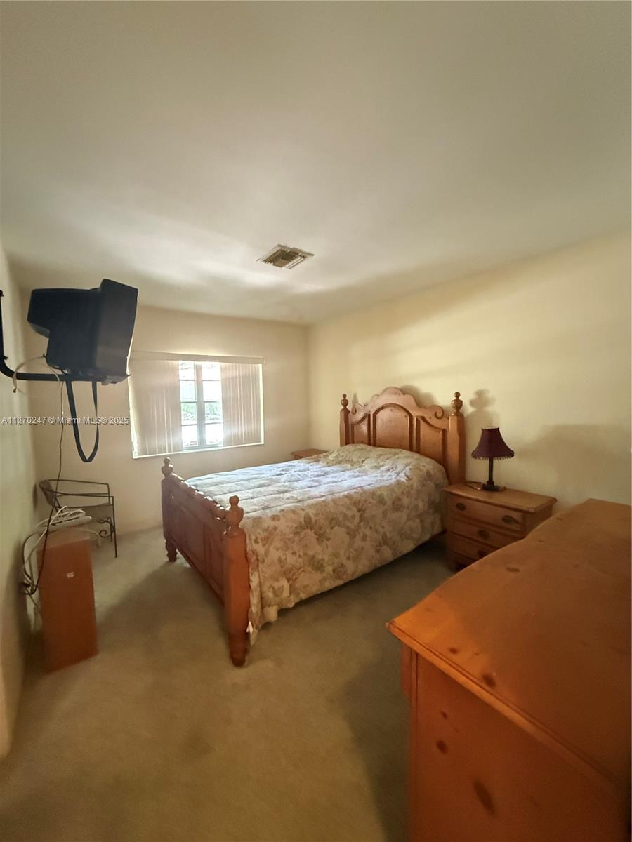 189 Edgewater Dr