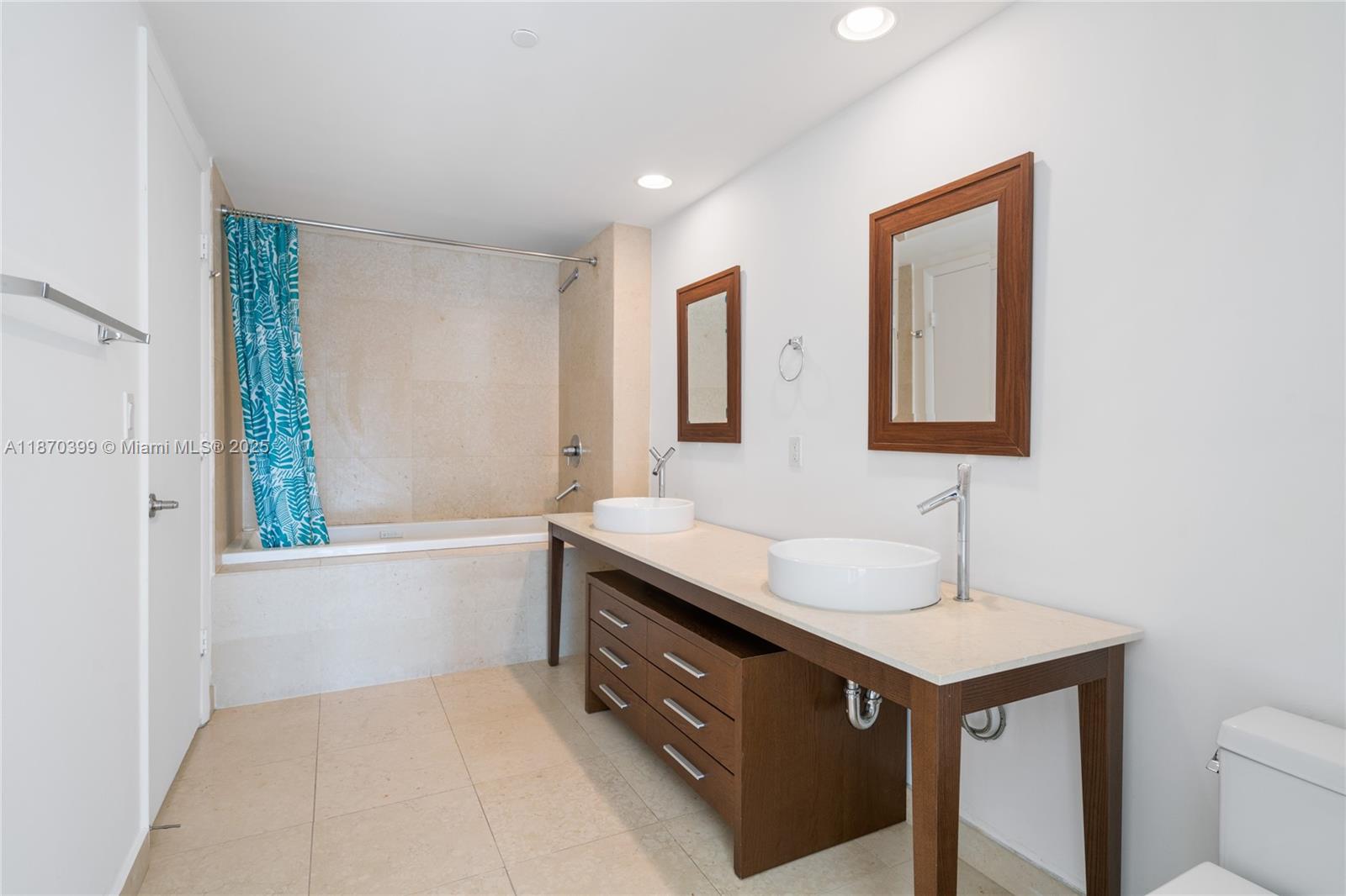 495 Brickell Ave # 2709