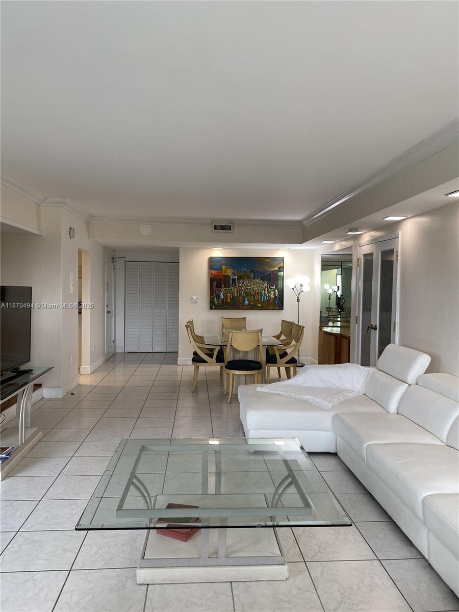 10185 Collins Ave # 319
