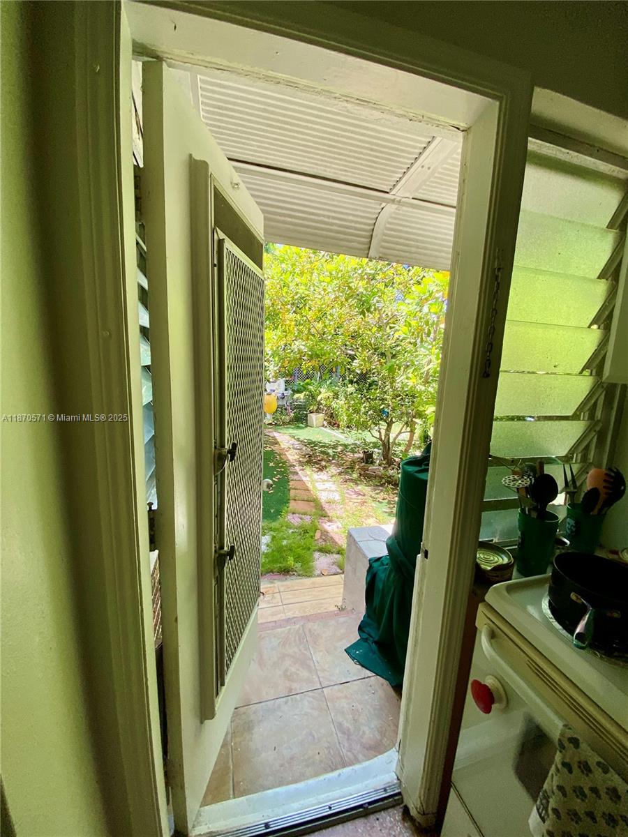 1512 SW 14th Ter