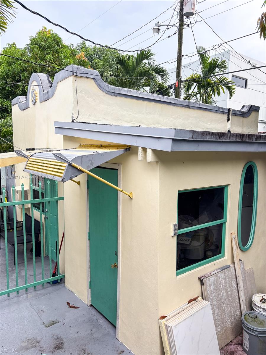 1512 SW 14th Ter
