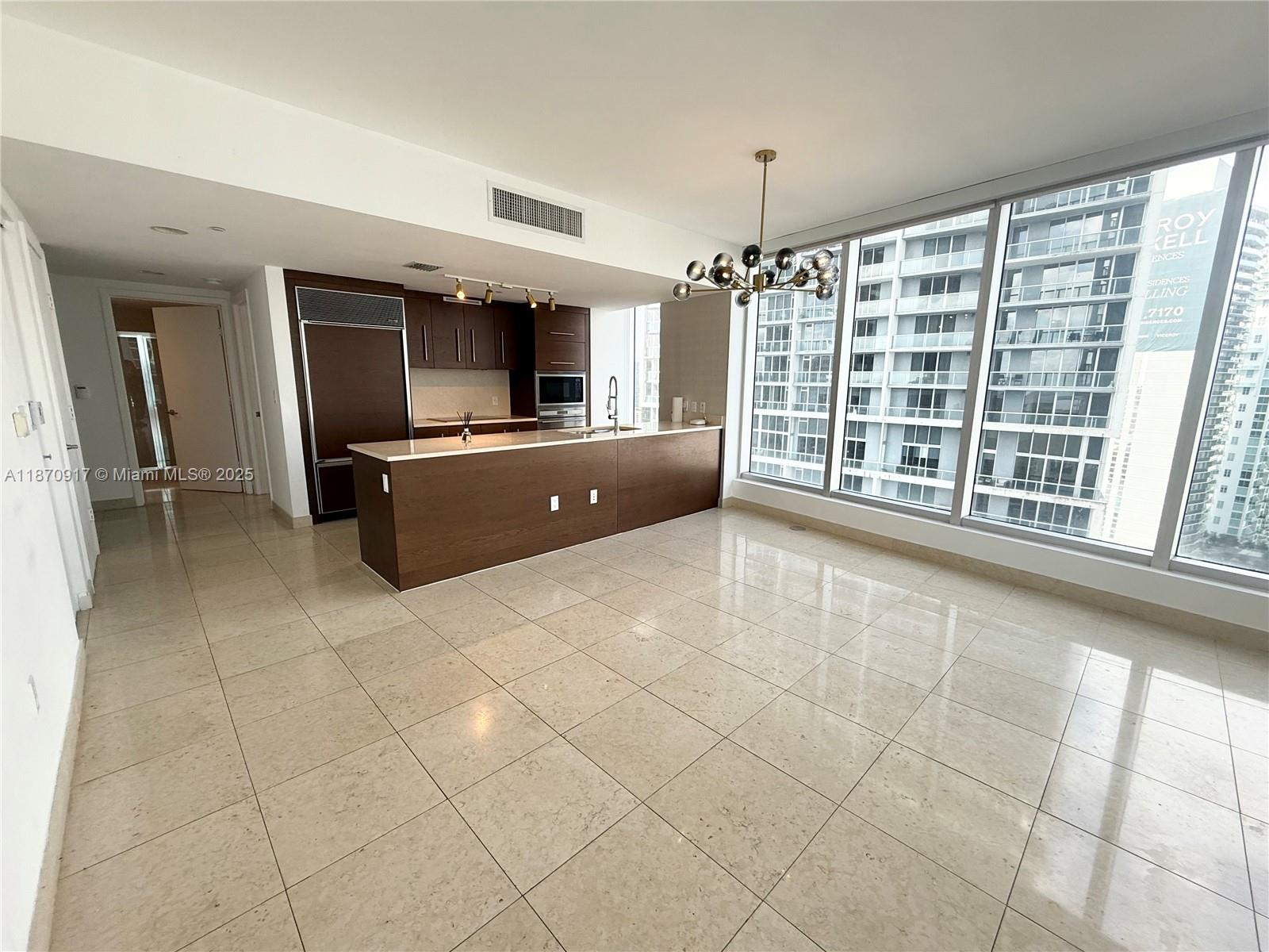 475 Brickell Ave # 2915