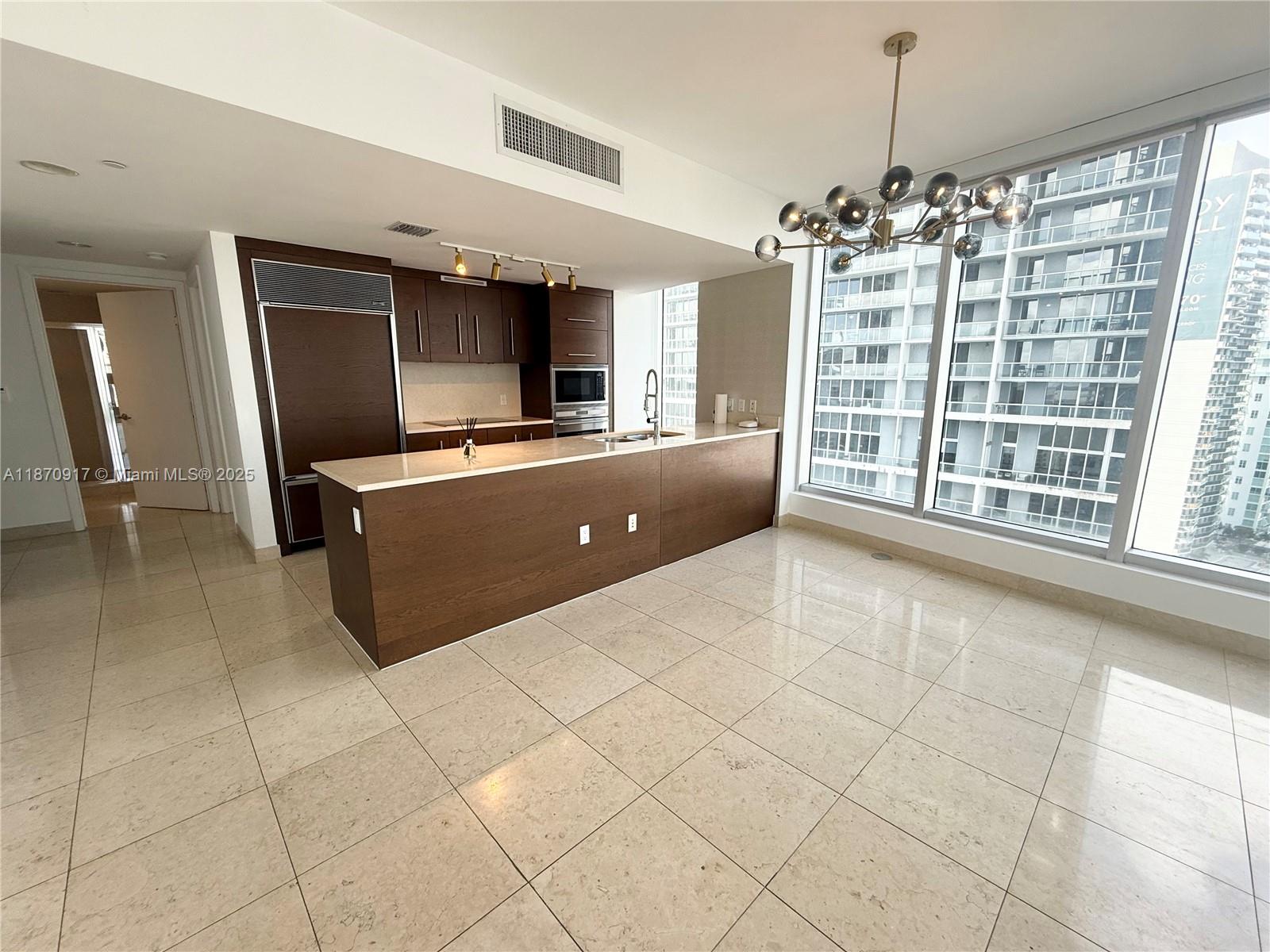 475 Brickell Ave # 2915