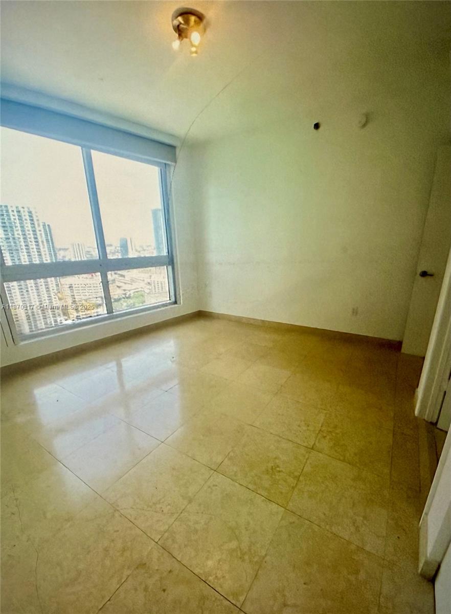 475 Brickell Ave # 2915