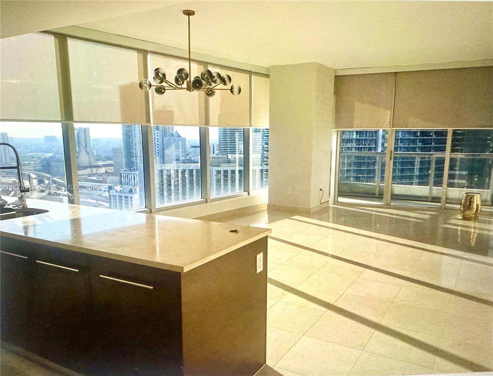 475 Brickell Ave # 2915