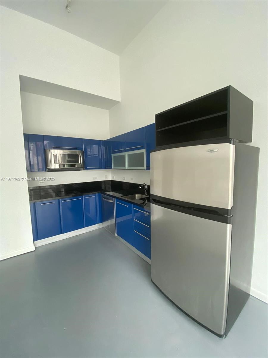 253 NE 2nd St # 321