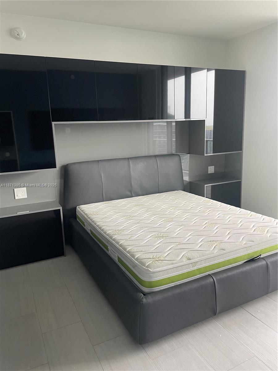 1000 Brickell Plaza # 4904