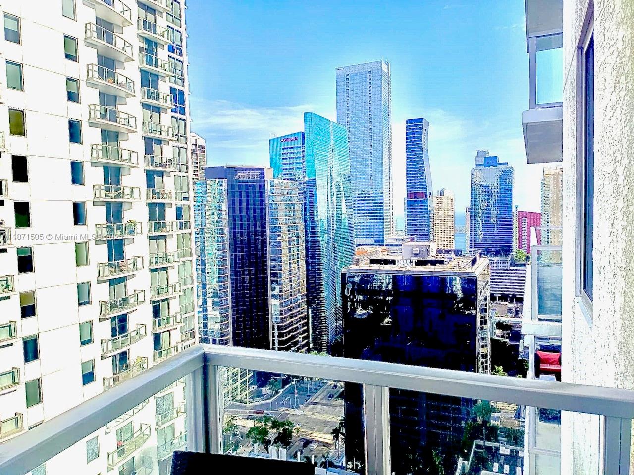 1050 BRICKELL AV # 2808