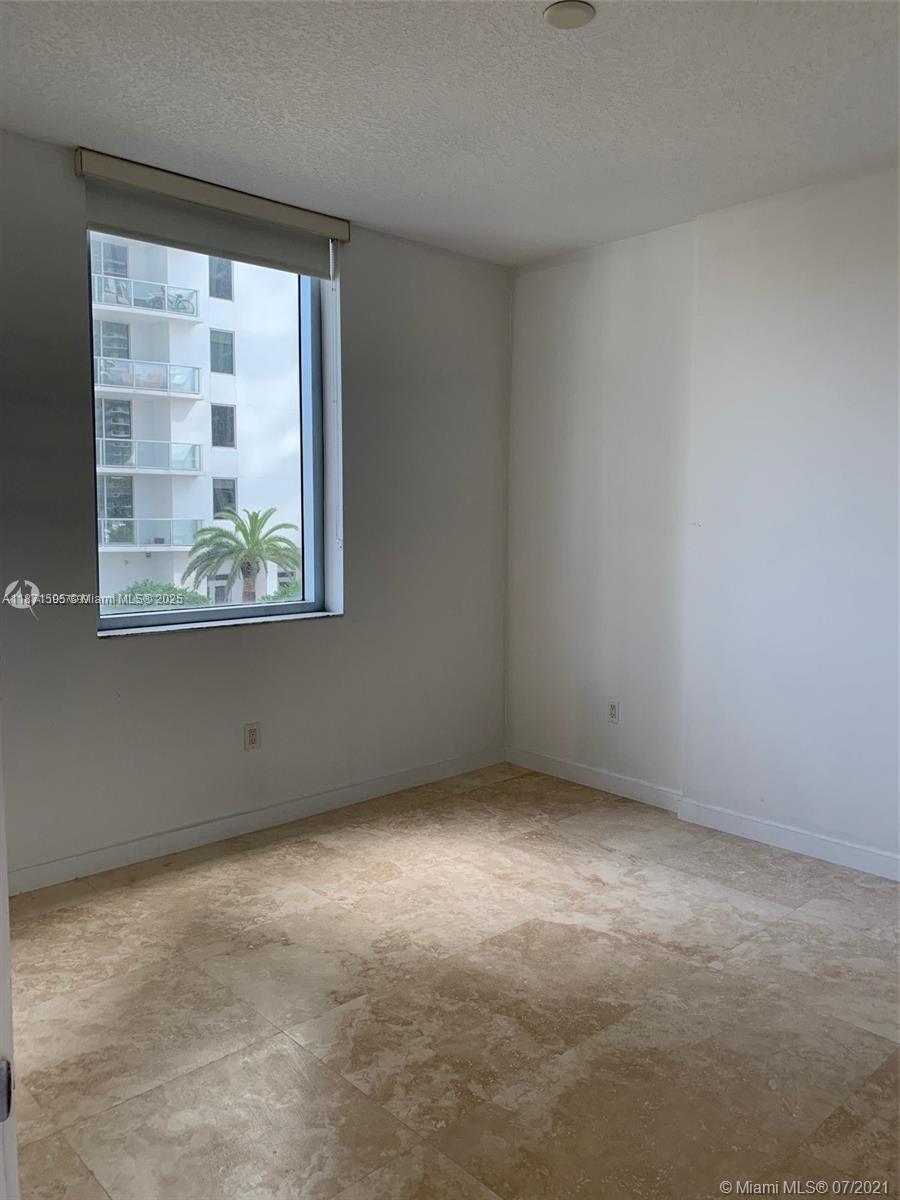 1050 BRICKELL AV # 2808