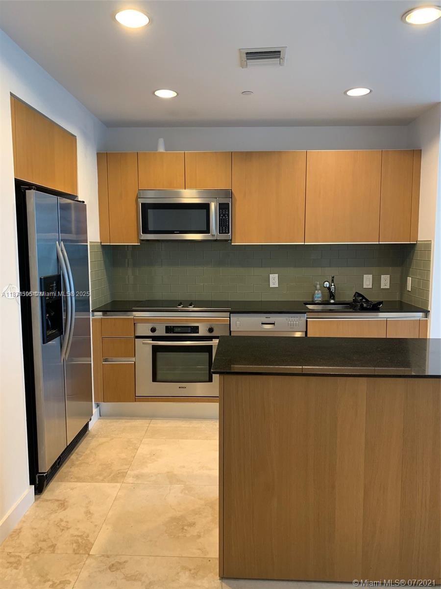 1050 BRICKELL AV # 2808