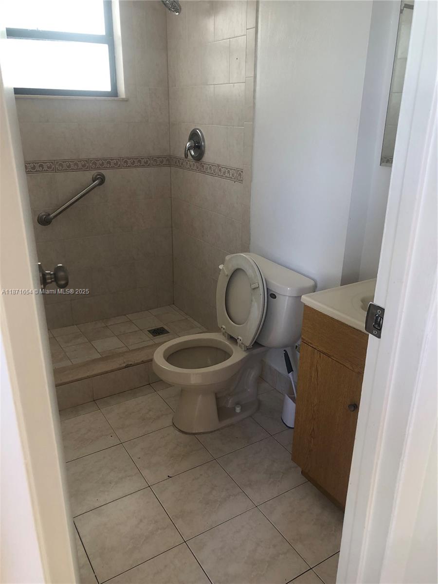 8100 Byron Ave # 509