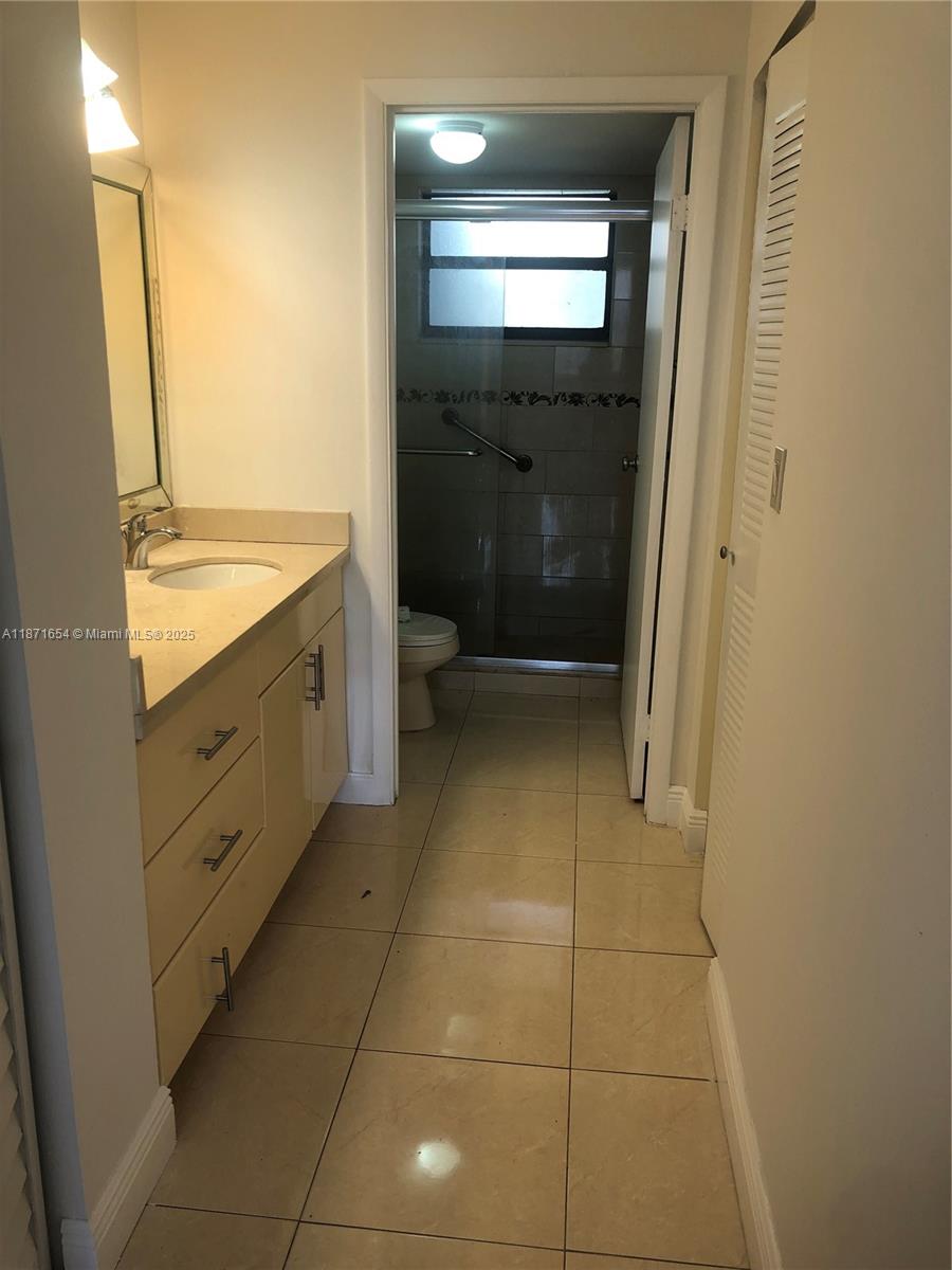 8100 Byron Ave # 509