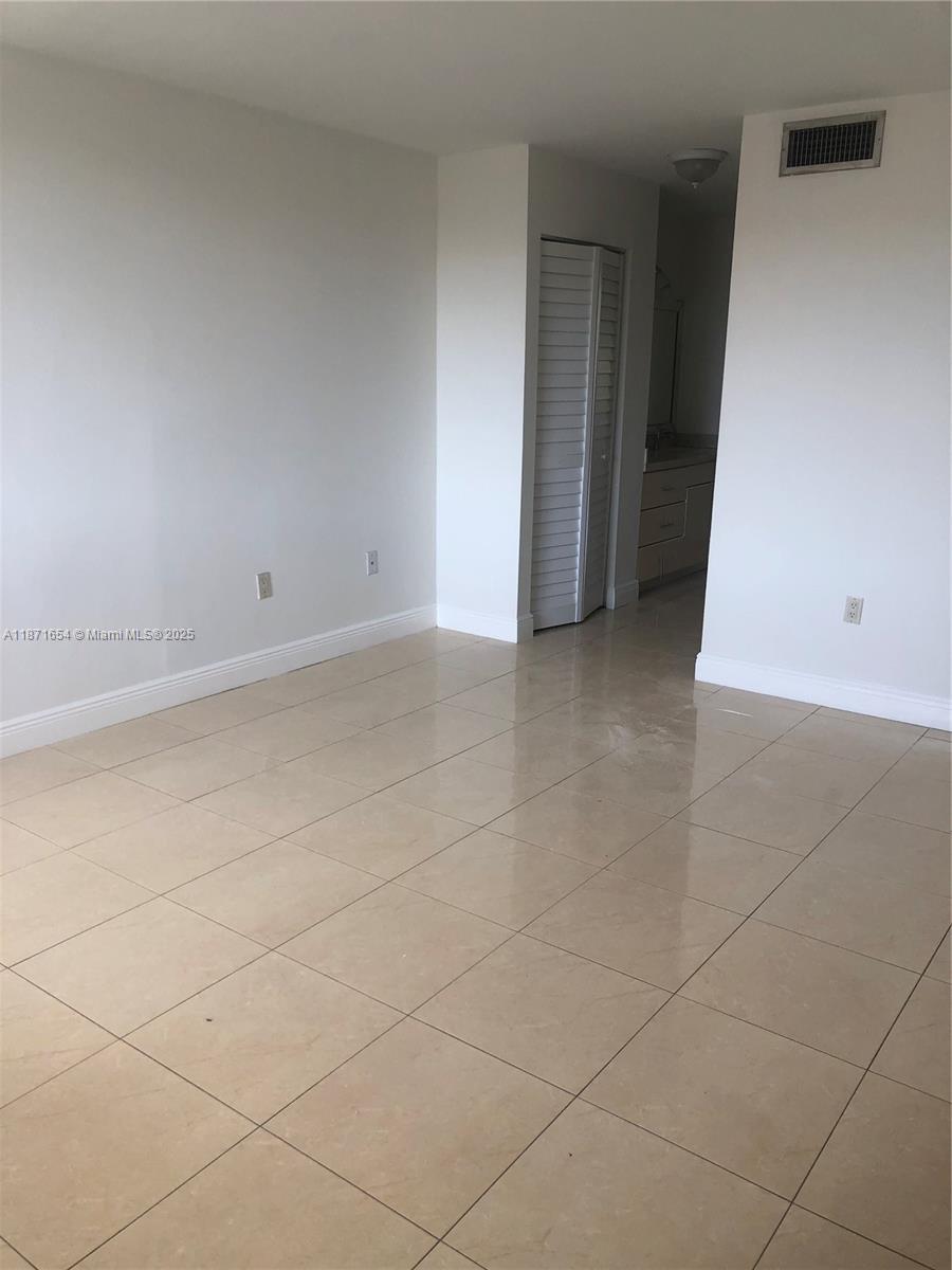 8100 Byron Ave # 509