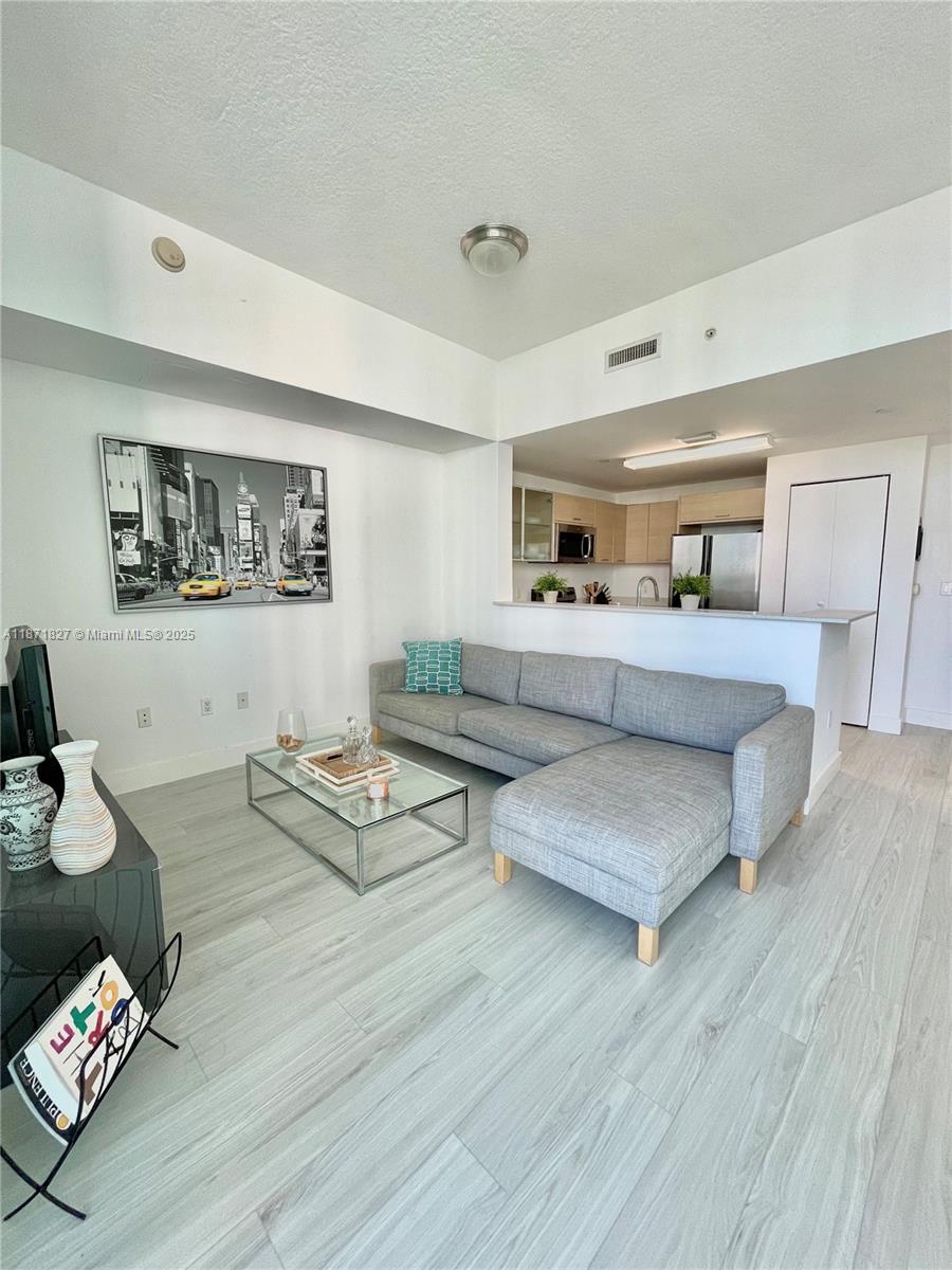 350 NE 24th St # 709