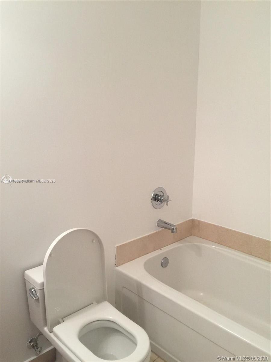 1111 SW 1st Ave Unit: 2121-N