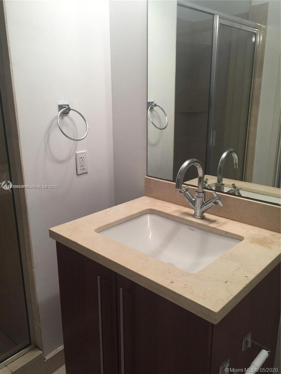 1111 SW 1st Ave Unit: 2121-N