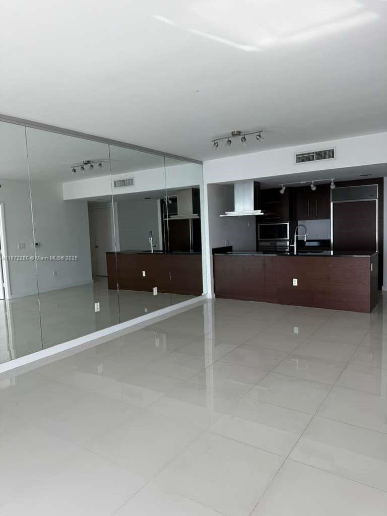 495 BRICKELL AV # 3709