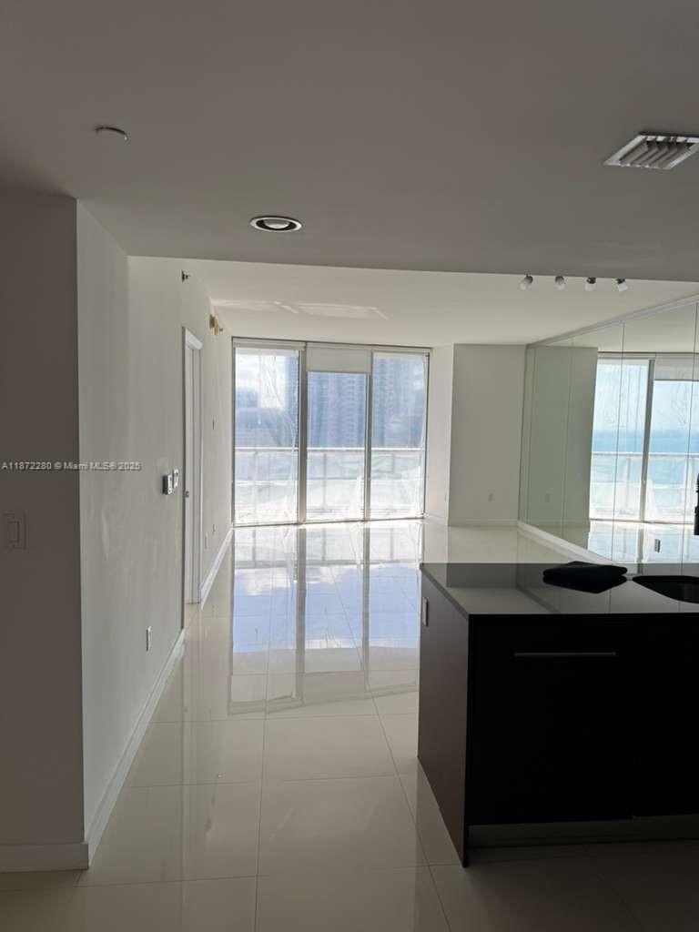 495 BRICKELL AV # 3709