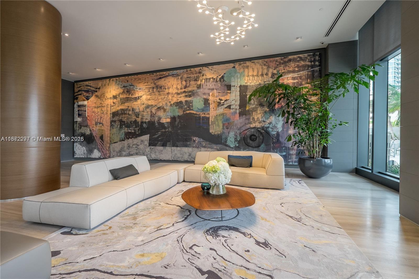 460 NE 28 ST # 2505