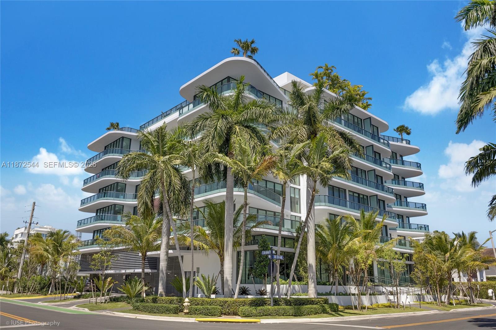 9901 W Bay Harbor Dr # 403