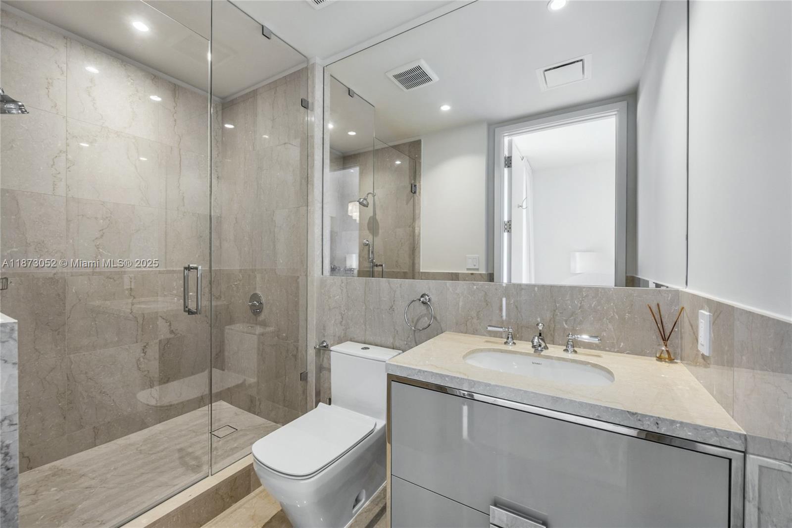 15701 Collins Ave # 902