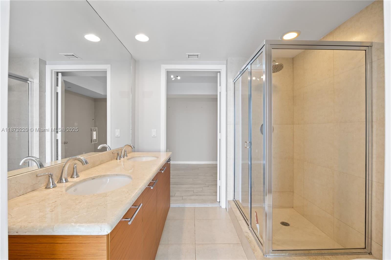 50 Biscayne Blvd # 4706