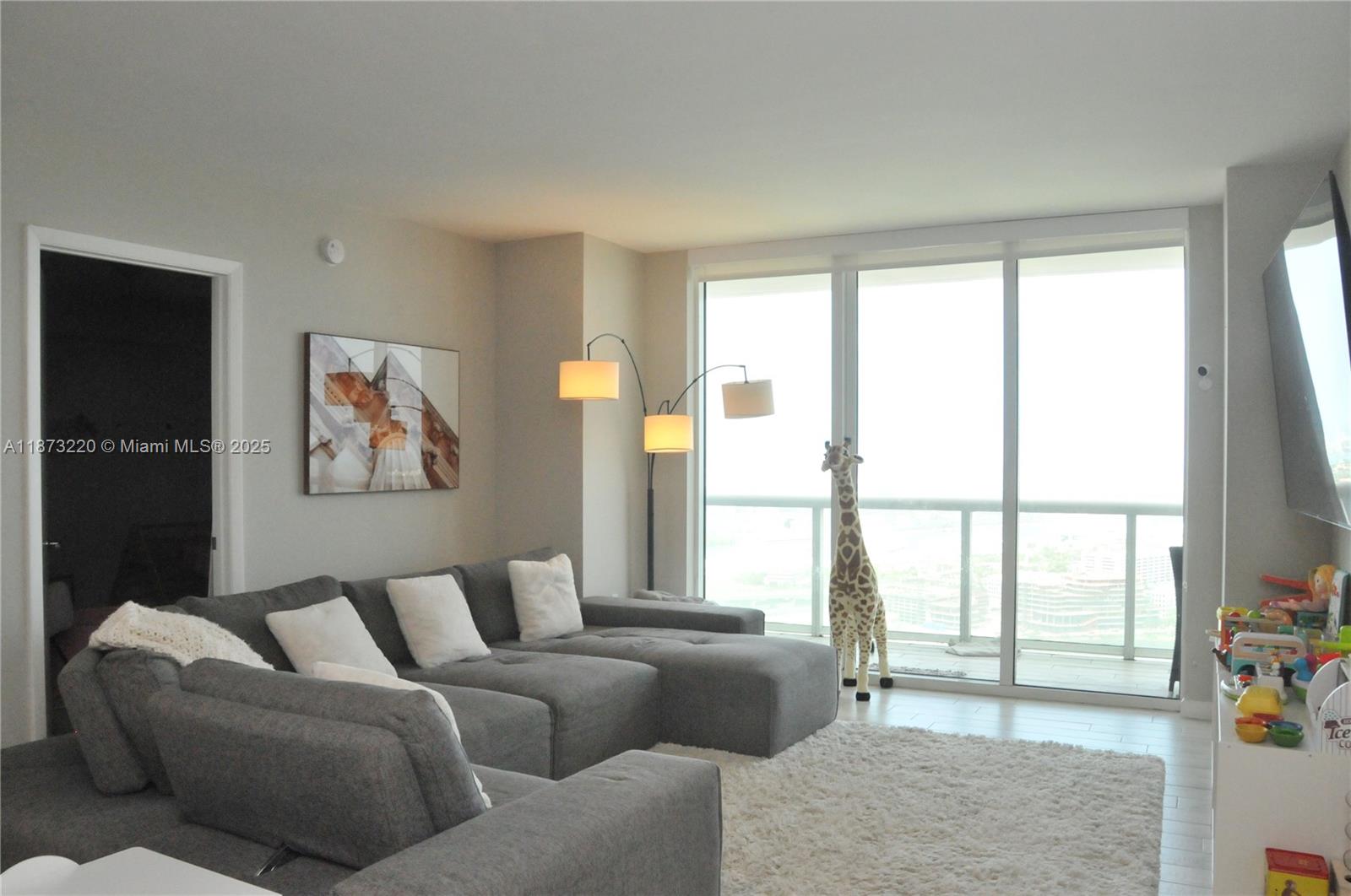 50 Biscayne Blvd # 4706