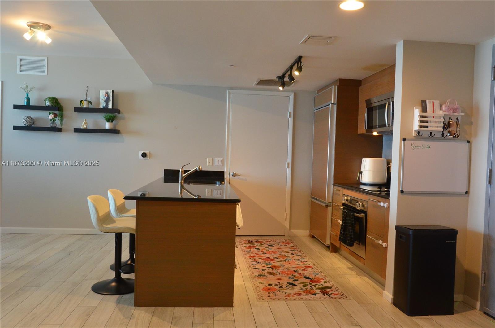 50 Biscayne Blvd # 4706