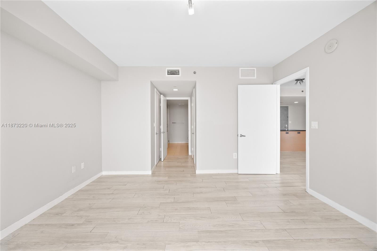 50 Biscayne Blvd # 4706