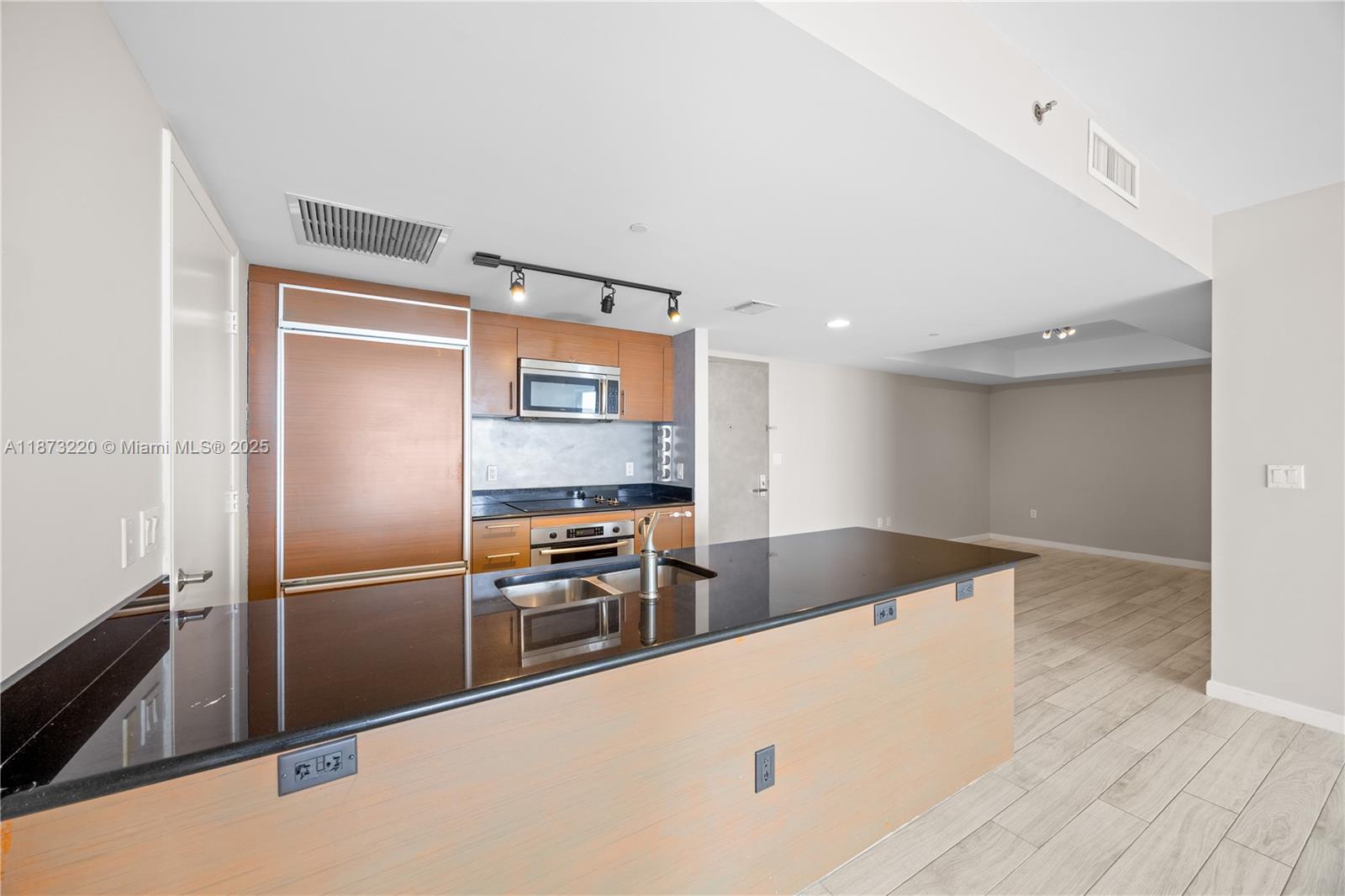 50 Biscayne Blvd # 4706