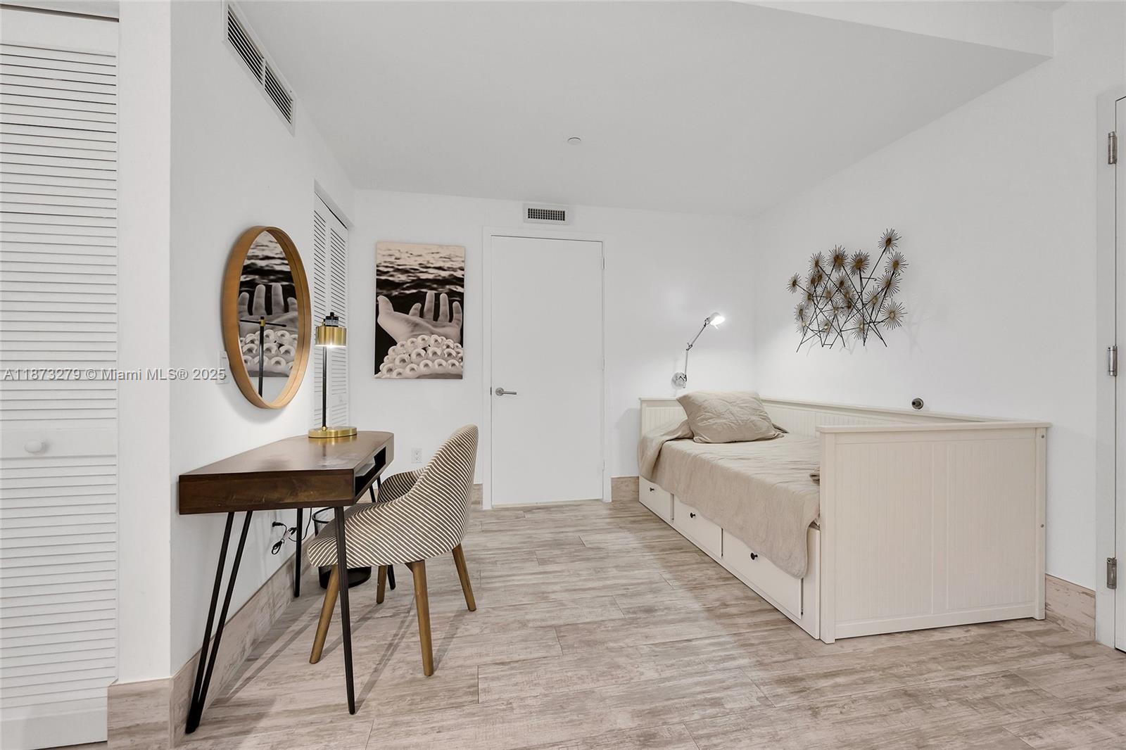 31 SE 6th St # 304