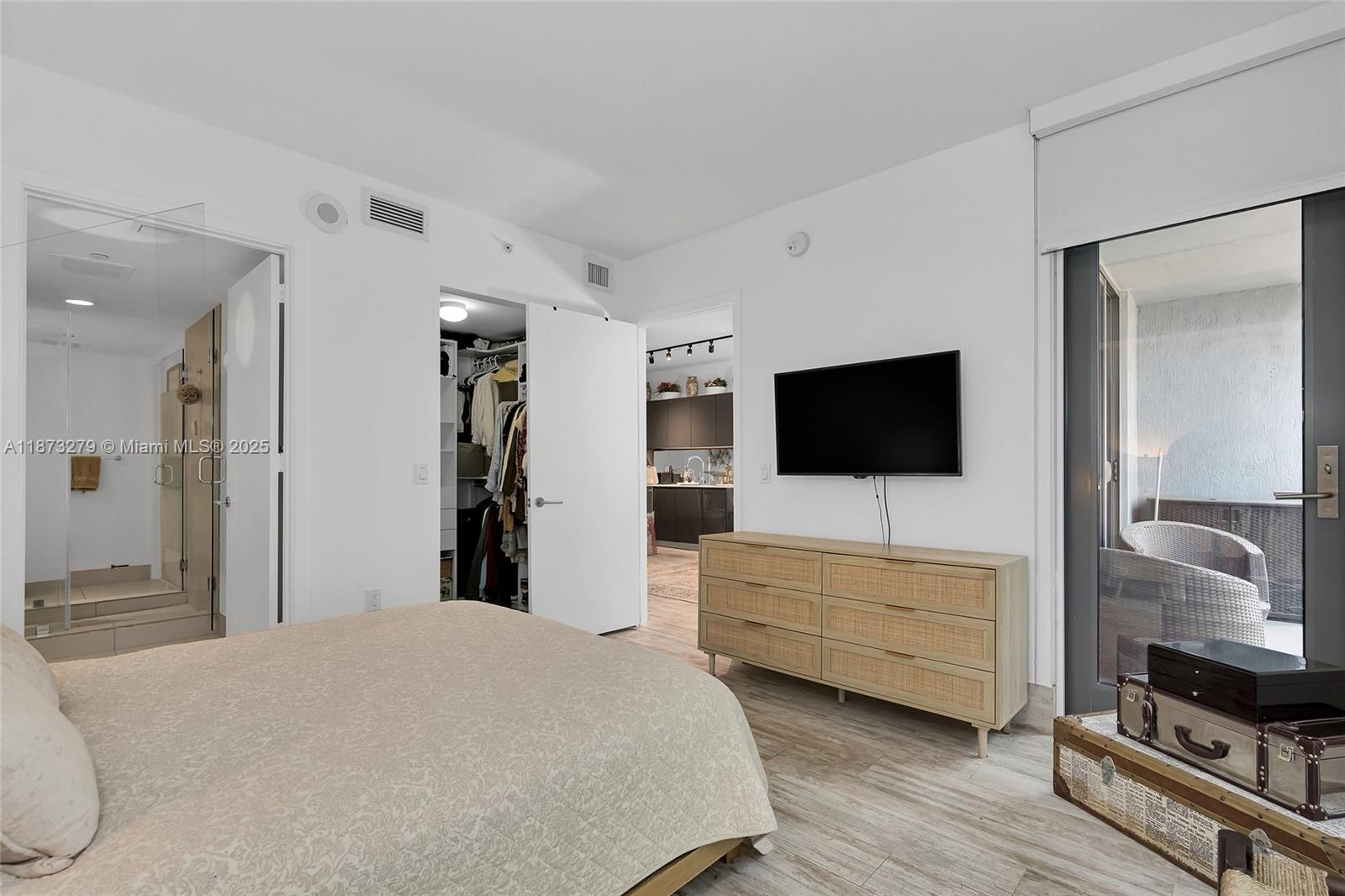 31 SE 6th St # 304