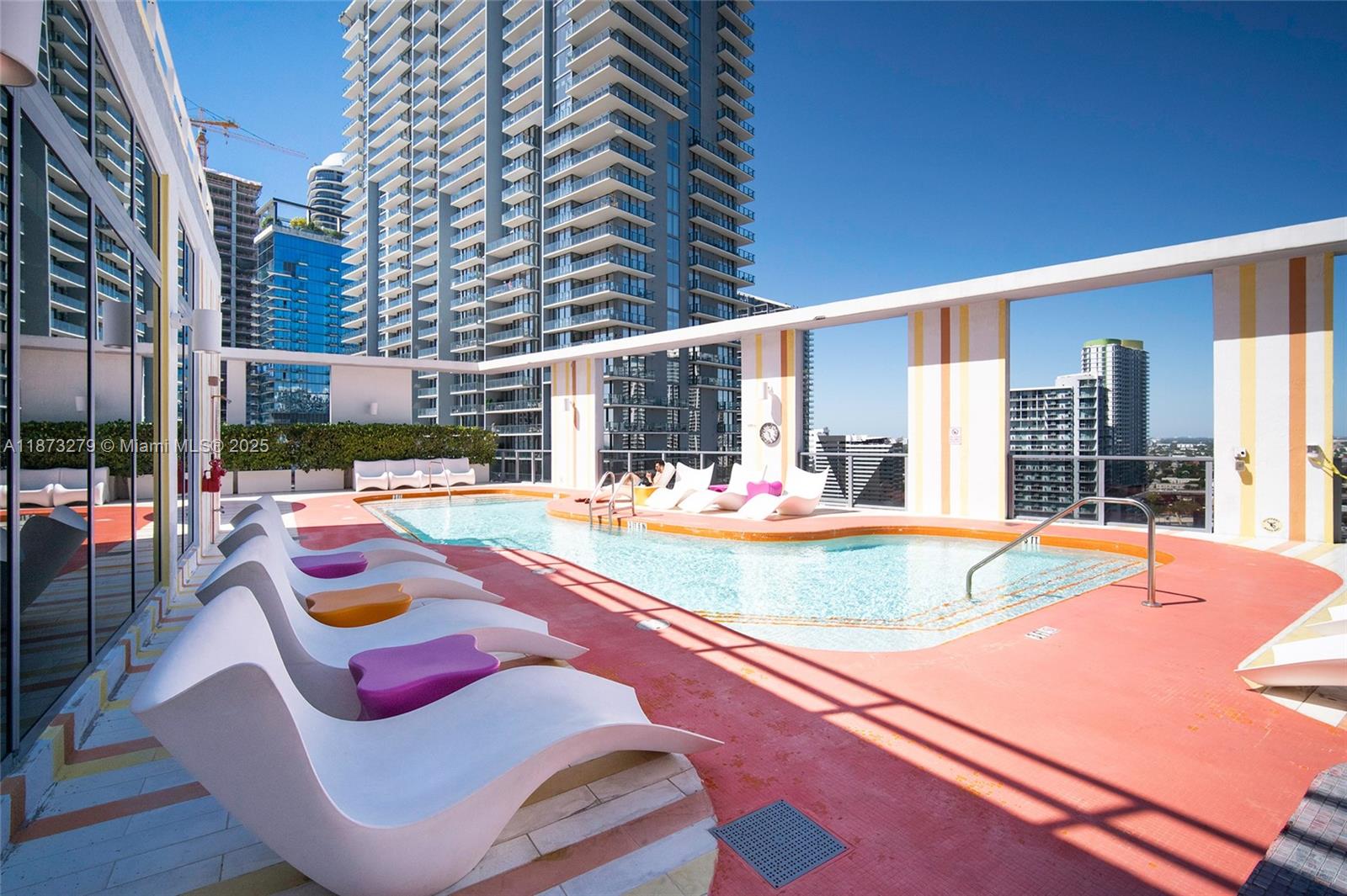 31 SE 6th St # 304