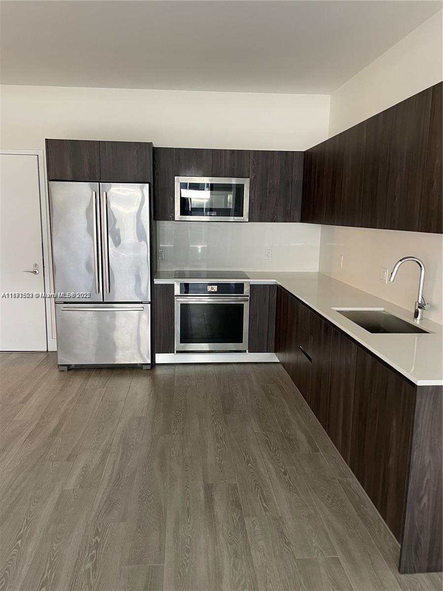 2960 NE 207th St # 1106