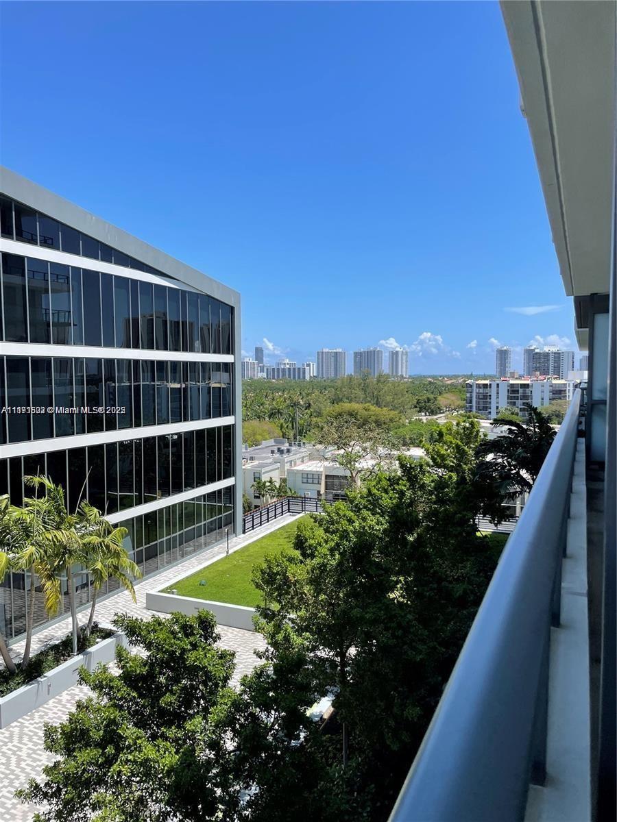 2960 NE 207th St # 1106