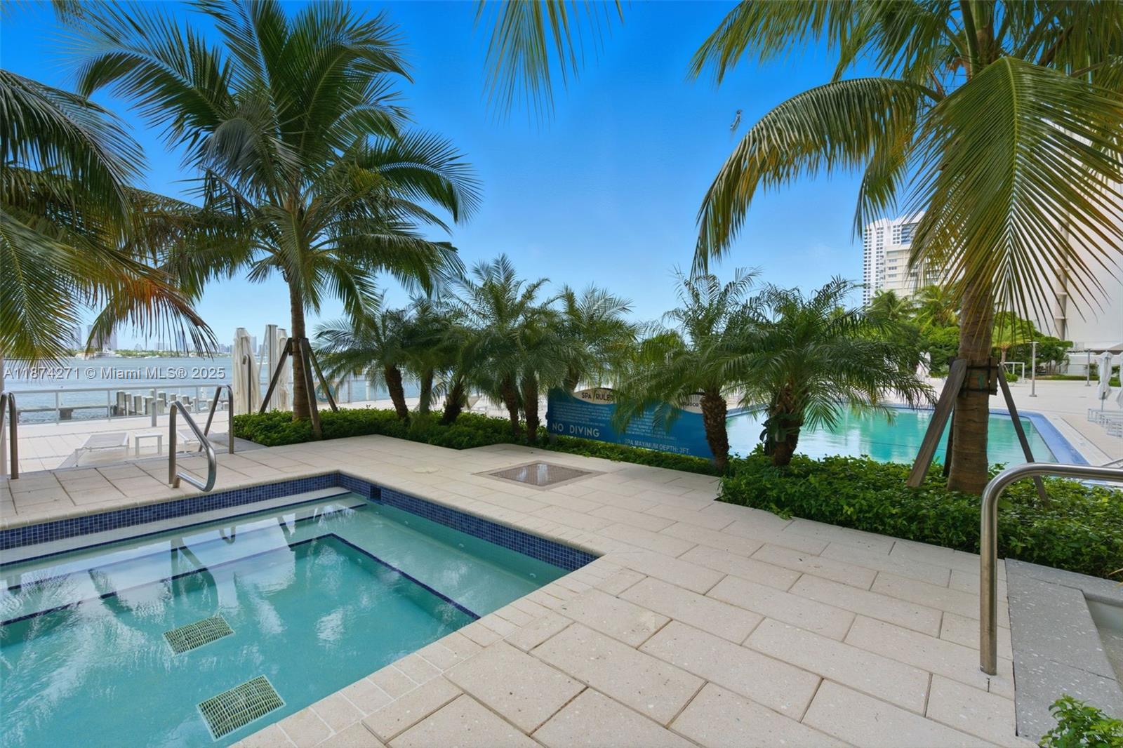 1000 West Ave Unit: PH22