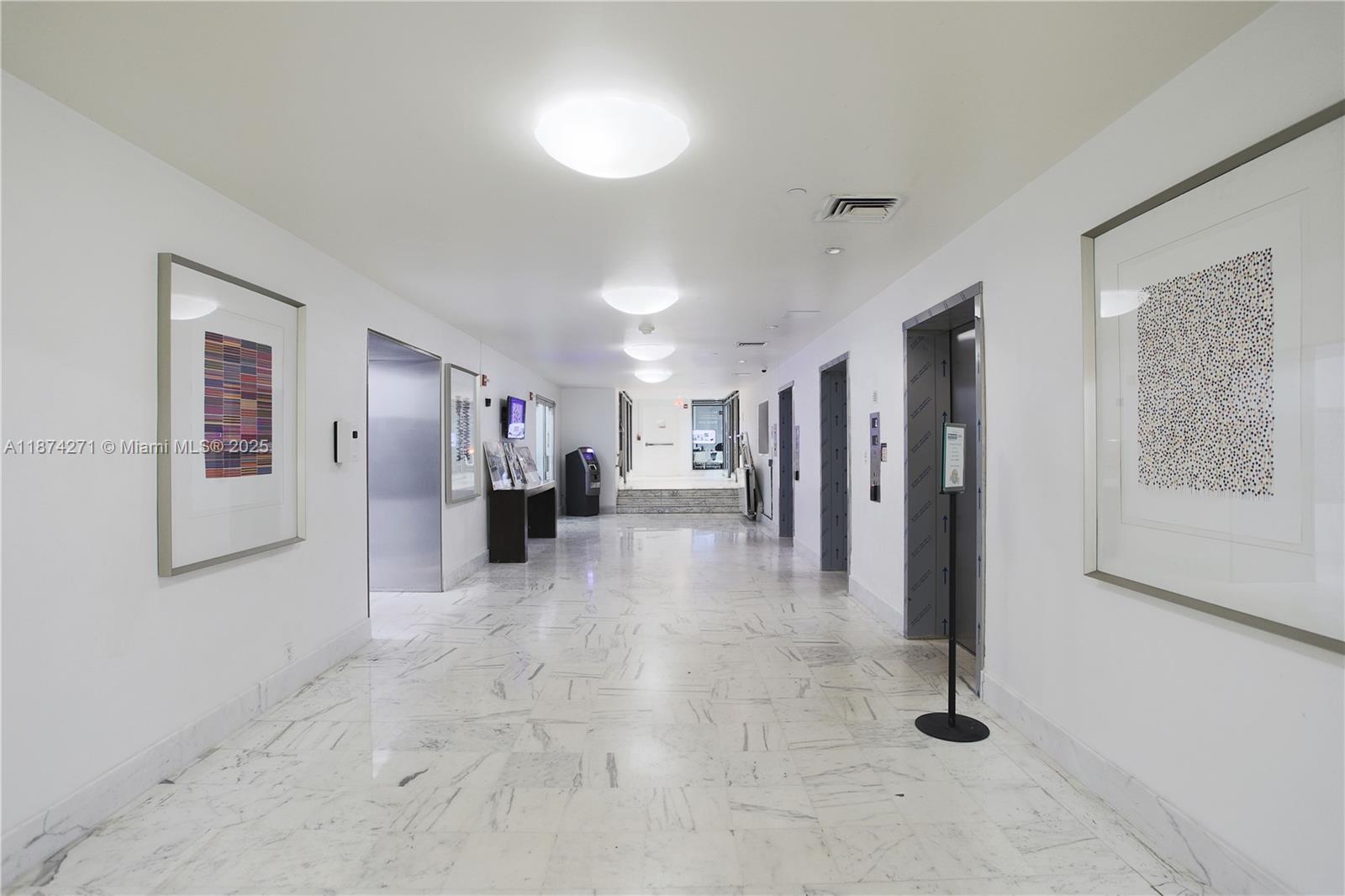 1000 West Ave Unit: PH22