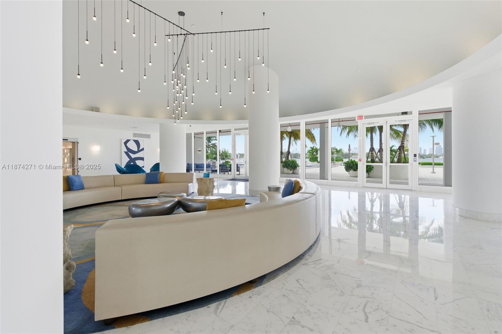 1000 West Ave Unit: PH22
